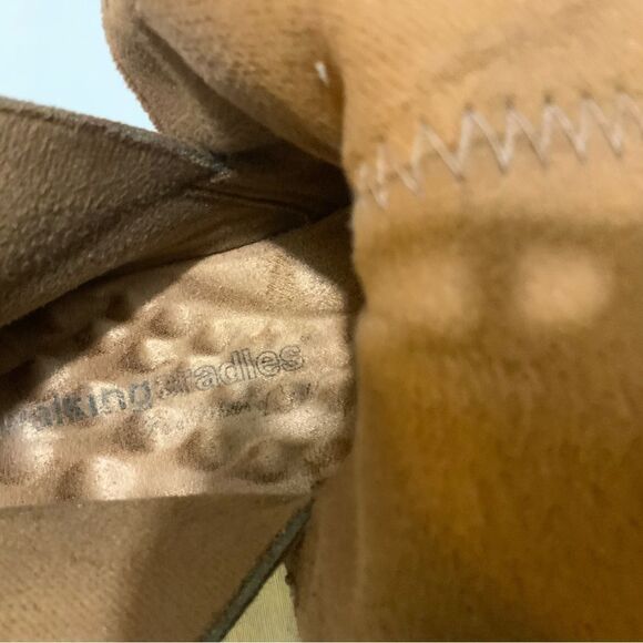 Walking Cradles Women's Brown  suede Size 7.5  N - Picture 10 of 10